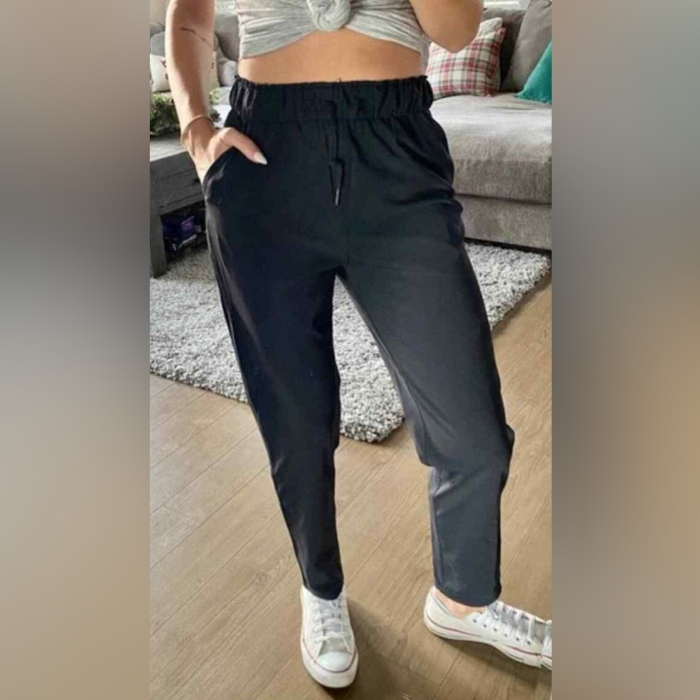 BNWOT lululemon keep moving pant black size SM